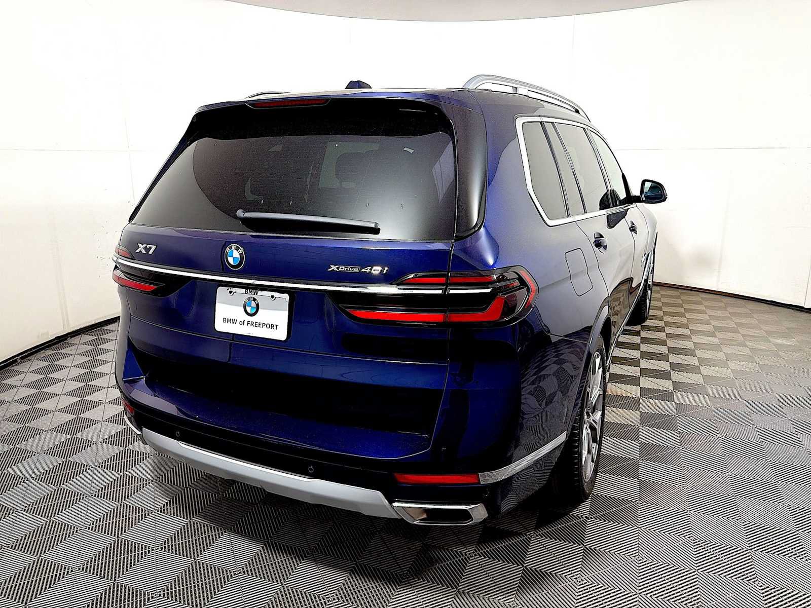 Certified 2024 BMW X7 xDrive40i w/ Premium Package AWD/4WD image 6