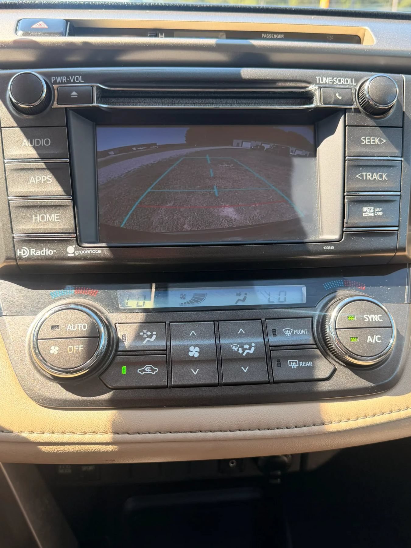 Used 2014 Toyota RAV4 XLE AWD/4WD image 11