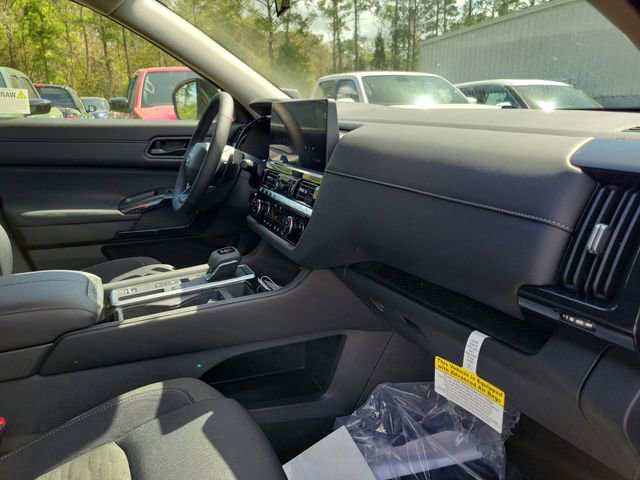 New 2026 Nissan Pathfinder SV image 32