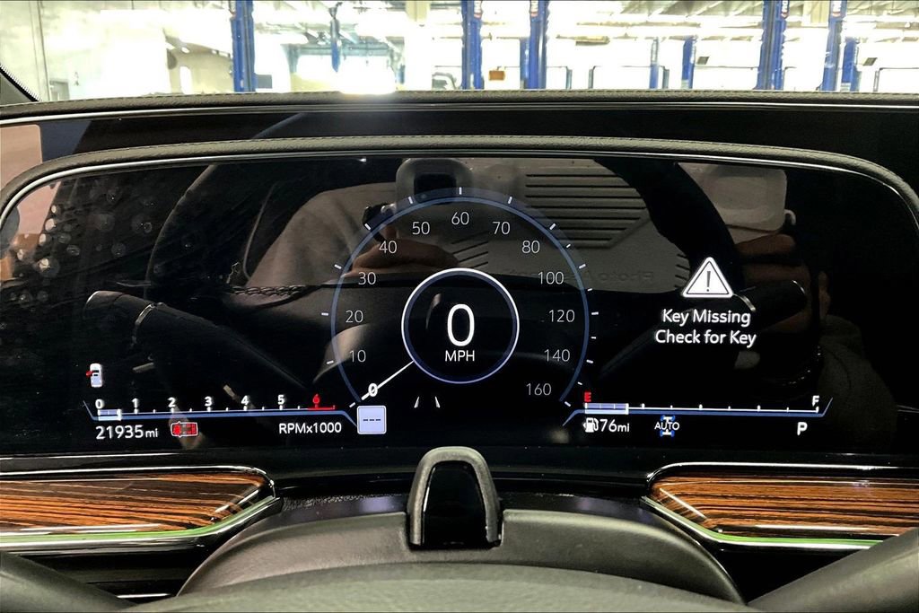Certified 2024 Cadillac Escalade Premium Luxury image 13