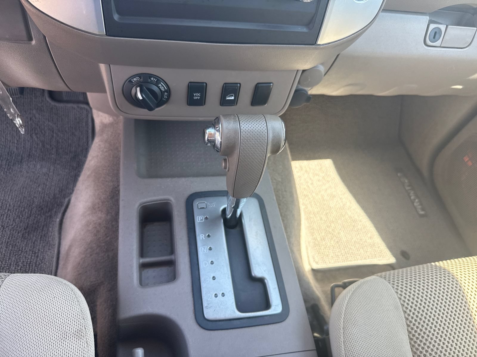 Used 2011 Nissan Frontier SV AWD/4WD image 14