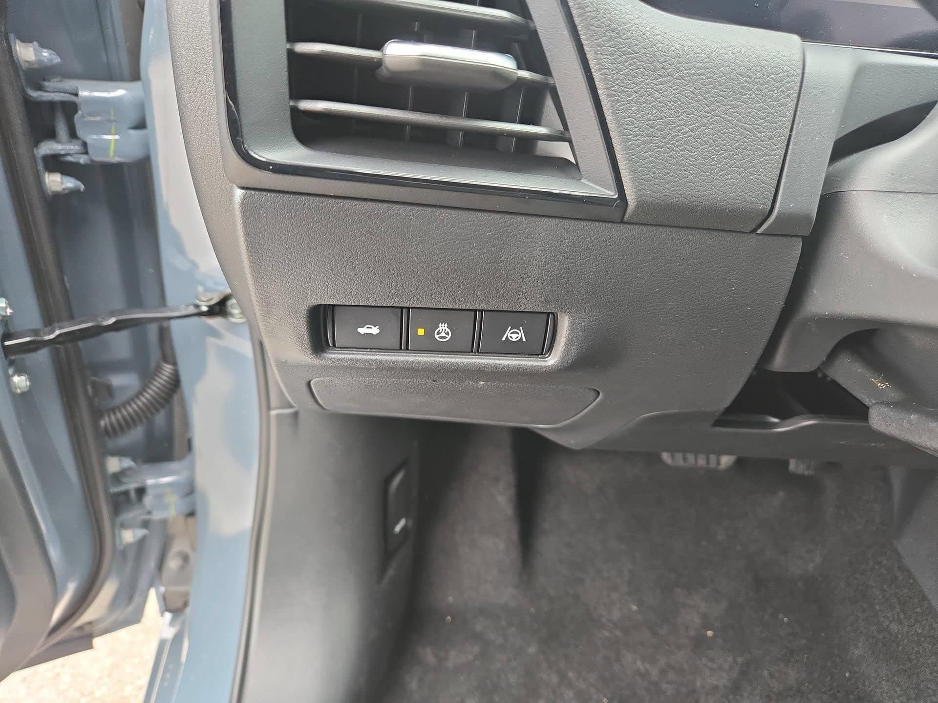 New 2026 Nissan Sentra SR w/ SR Premium Package FWD image 19