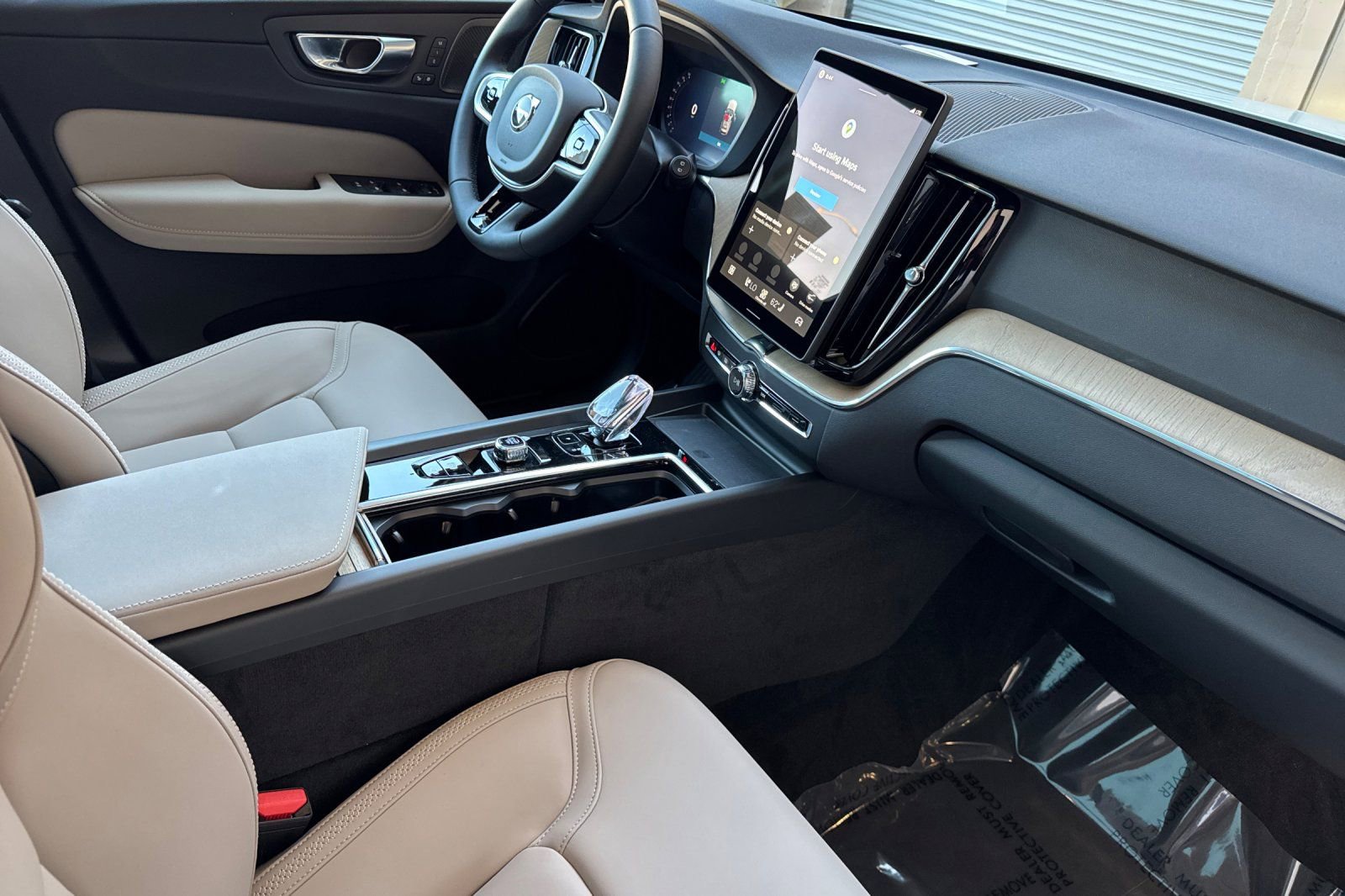 New 2026 Volvo XC60 T8 Plus w/ Climate Package AWD/4WD image 18