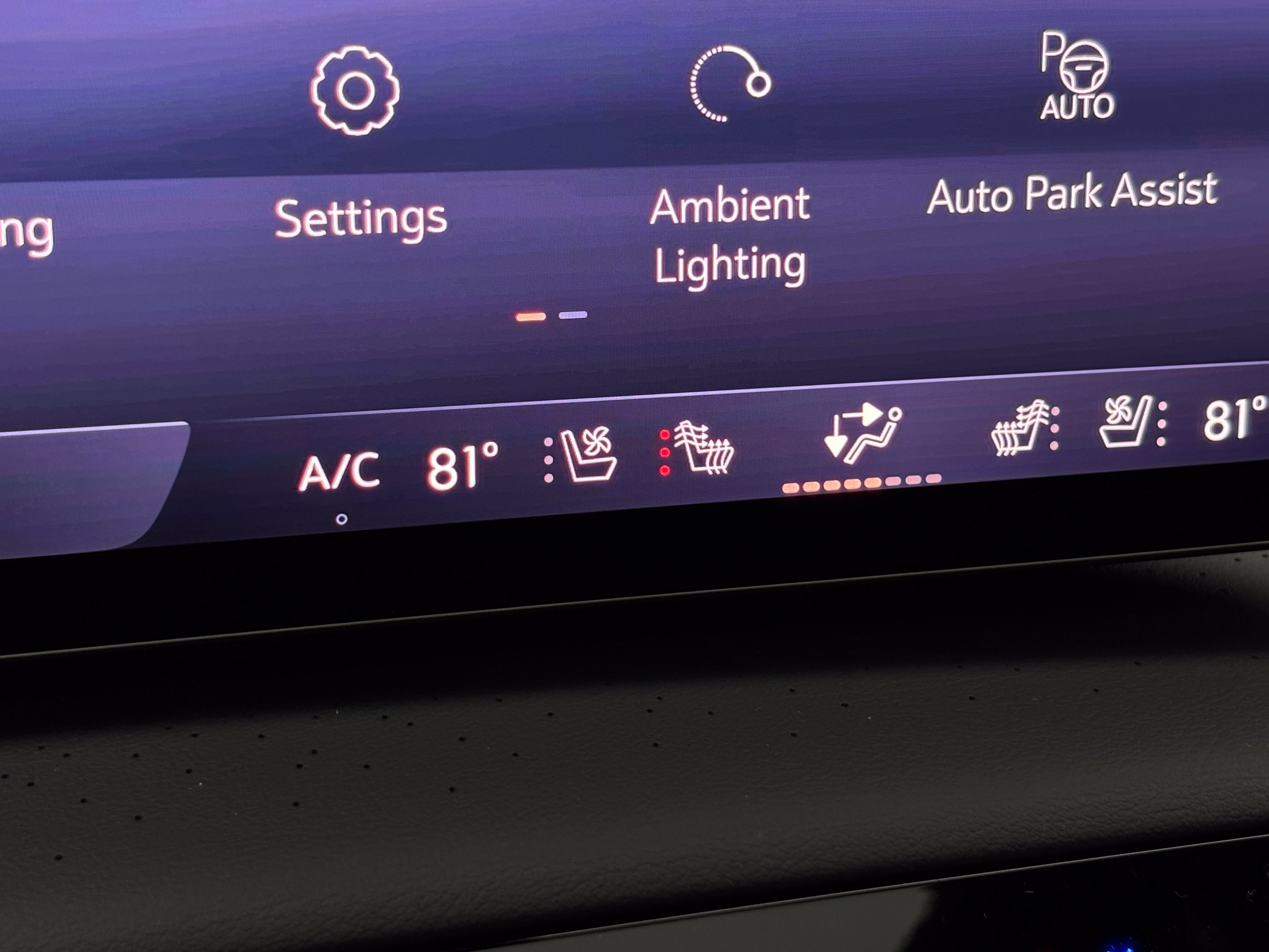 New 2027 Buick Enclave Avenir w/ LPO, Floor Liner Package AWD/4WD image 7