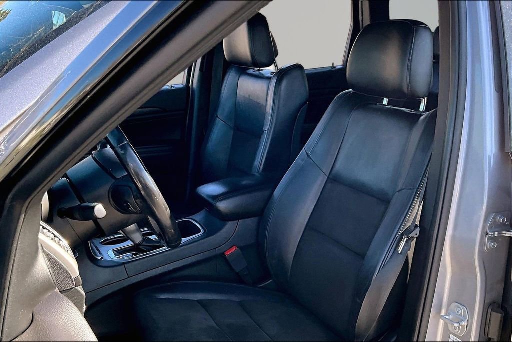 Used 2020 Jeep Grand Cherokee Altitude image 15