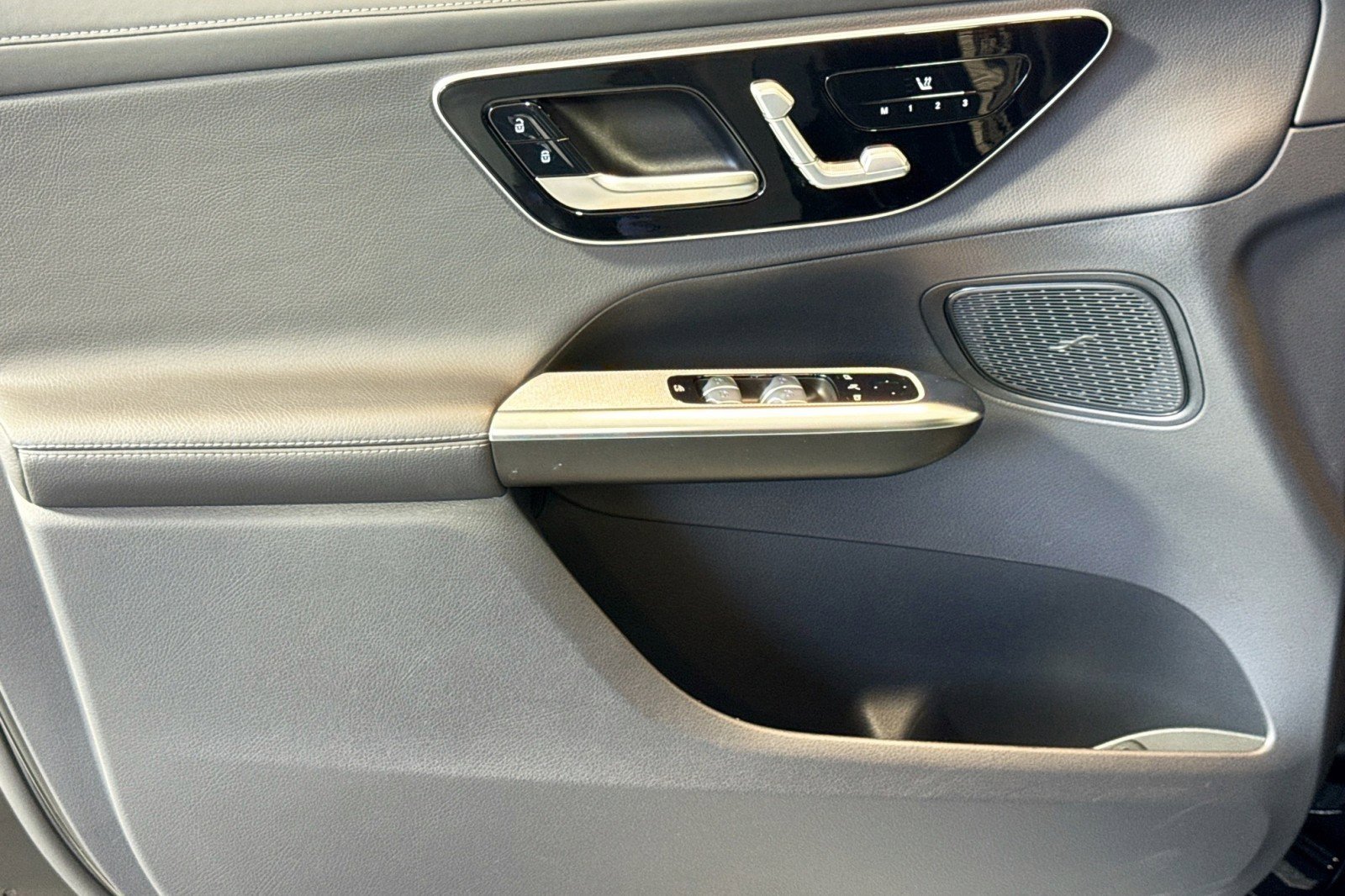 Used 2023 Mercedes-Benz GLC 300 4MATIC image 16