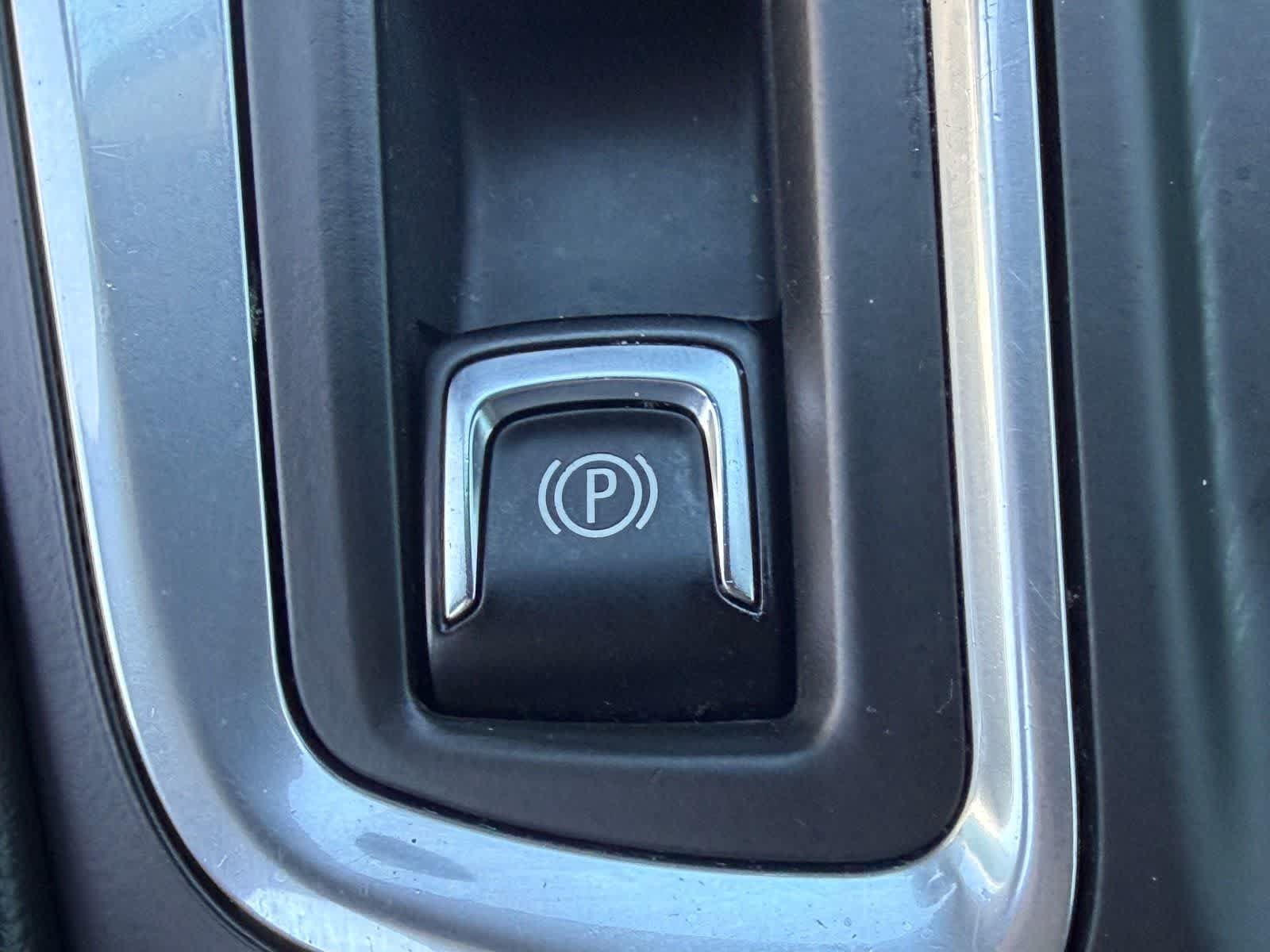 Used 2019 Chevrolet Equinox LS FWD image 29