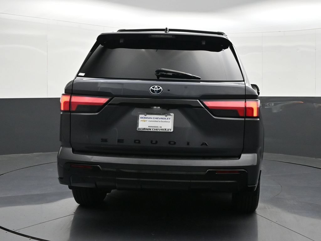 Used 2023 Toyota Sequoia Platinum AWD/4WD image 4
