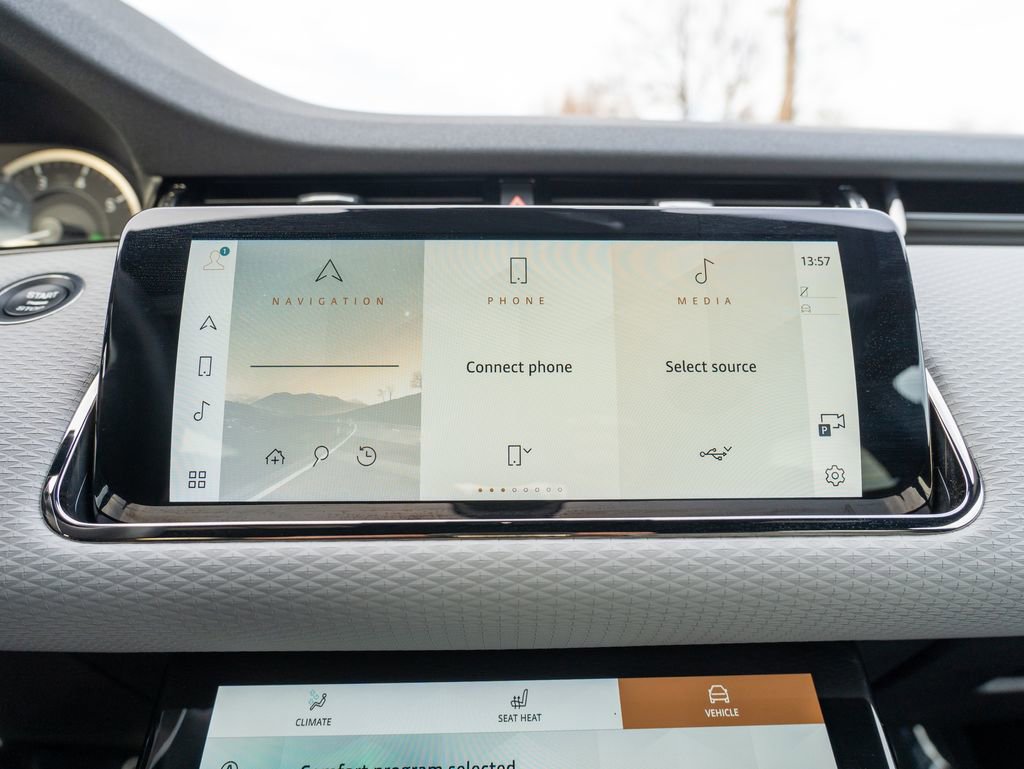 Used 2023 Land Rover Range Rover Evoque R-Dynamic S image 21