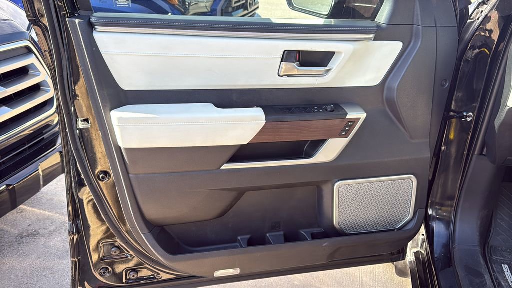 Used 2024 Toyota Sequoia Capstone AWD/4WD image 5