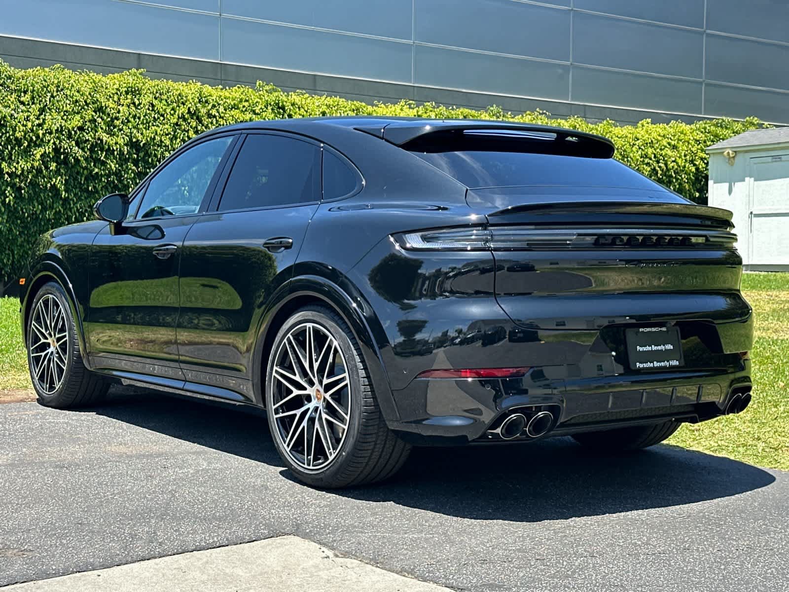 New 2026 Porsche Cayenne GTS AWD/4WD image 3