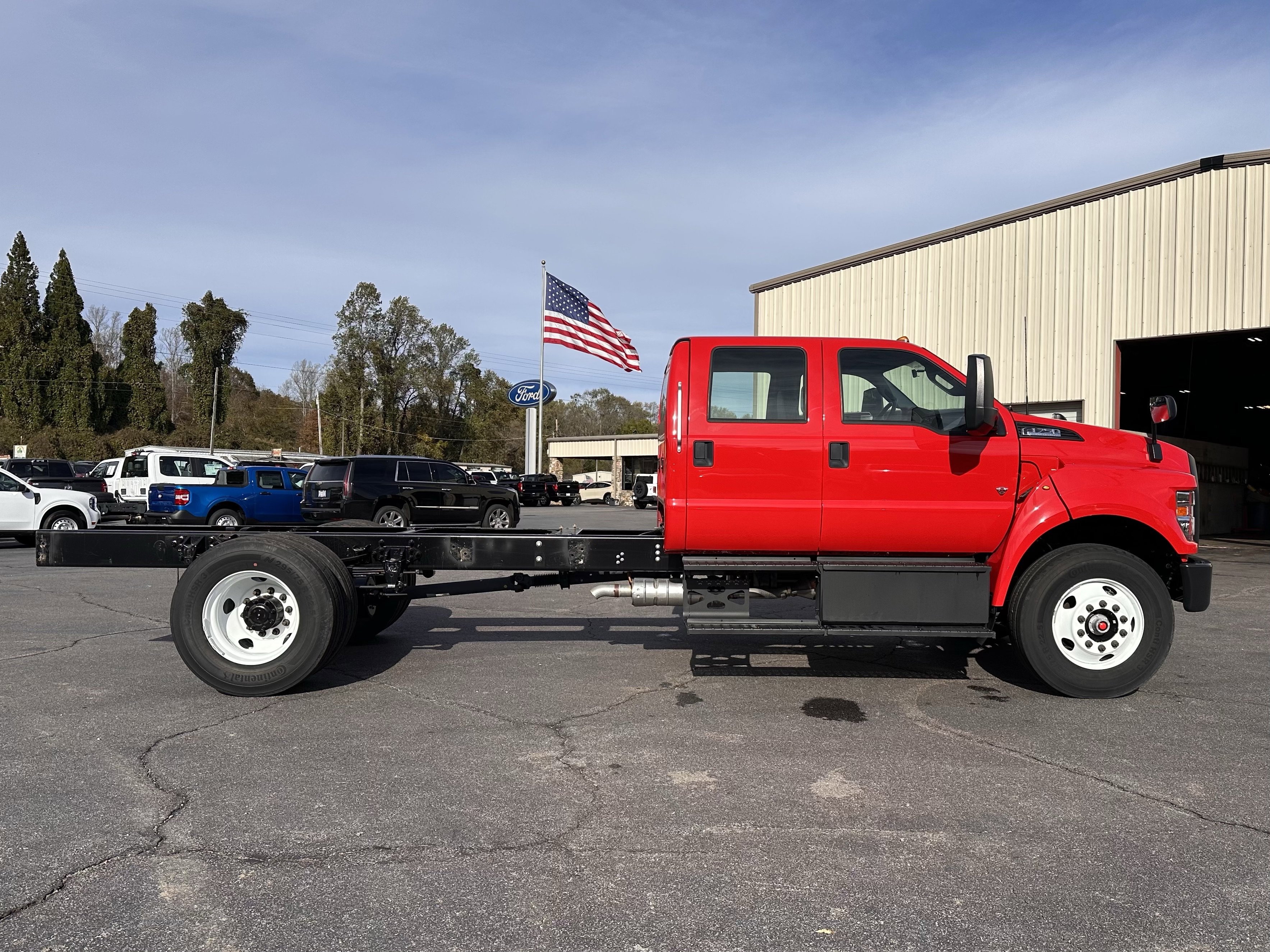 Used 2026 Ford F750 2WD Crew Cab Super Duty image 5