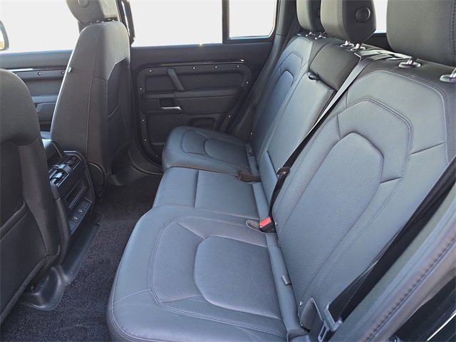 Used 2025 Land Rover Defender 110 S image 16
