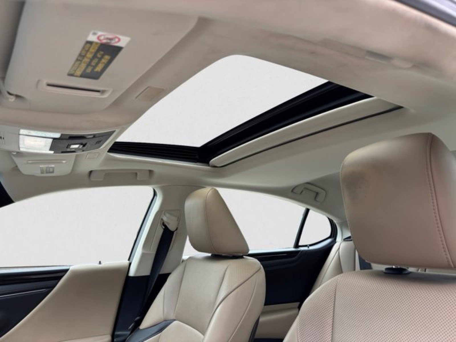 Used 2019 Lexus ES 350 w/ Premium Package image 12