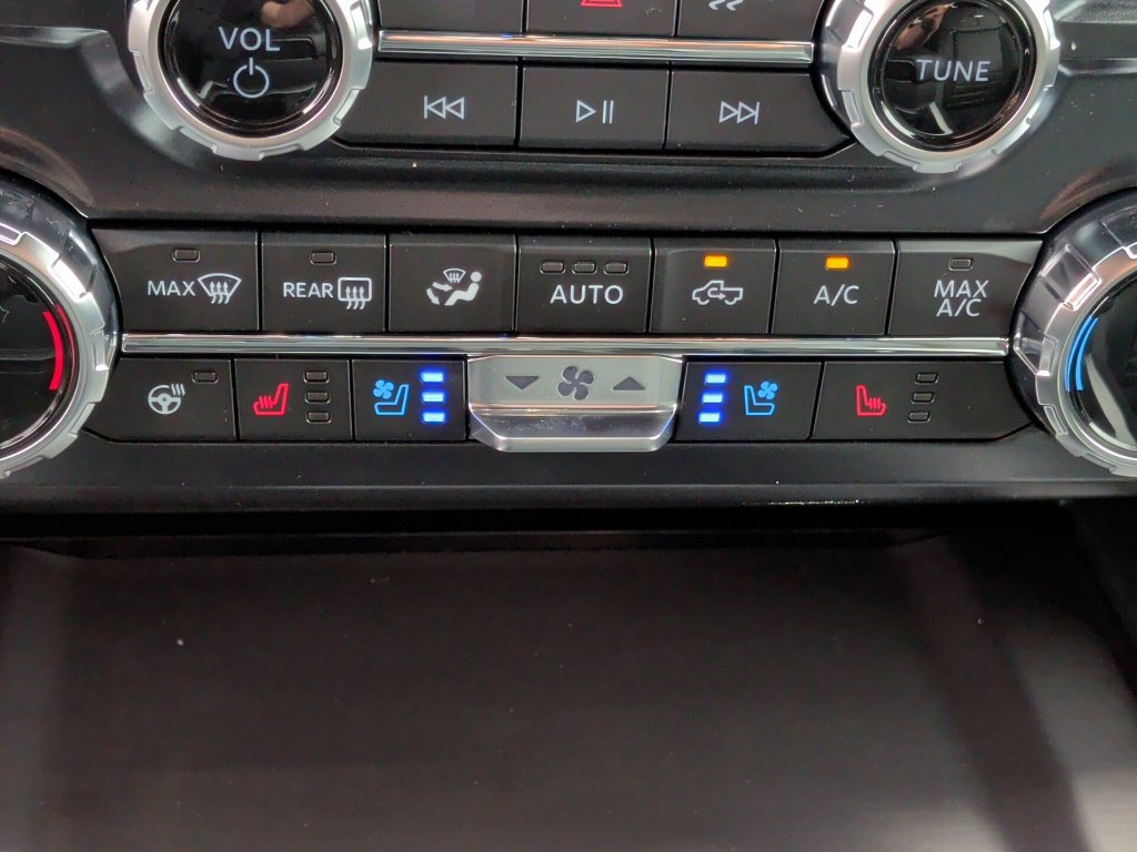 New 2027 Ford F250 Platinum w/ FX4 Off-Road Package AWD/4WD image 30