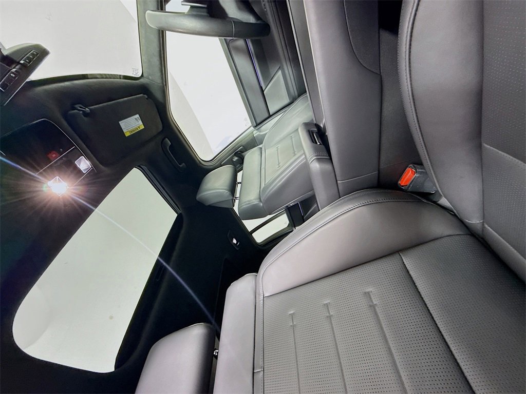 Used 2025 Hyundai Santa Fe Calligraphy image 32