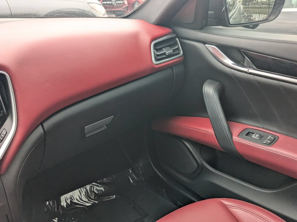 Used 2021 Maserati Ghibli S RWD image 4