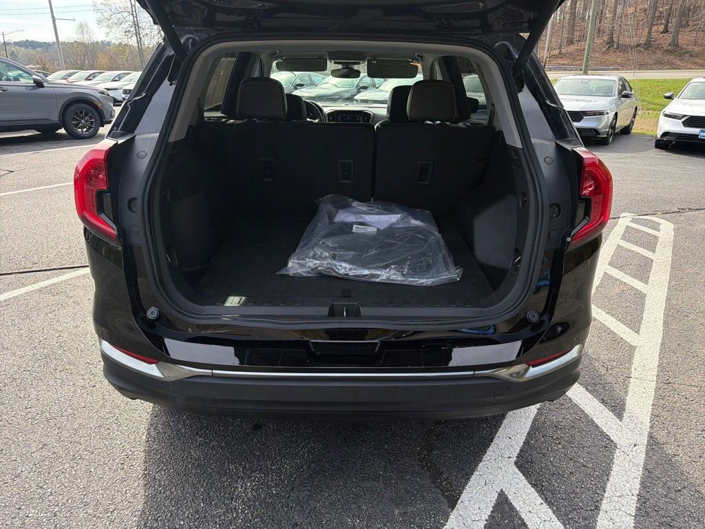 Used 2023 GMC Terrain AT4 image 21
