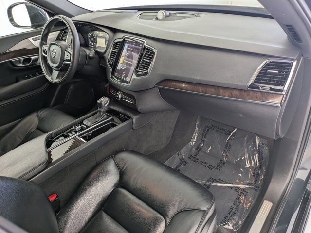 Used 2016 Volvo XC90 T6 Momentum w/ Momentum Plus Package AWD/4WD image 19