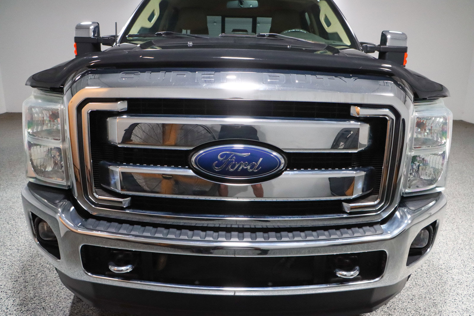 Used 2015 Ford F250 Lariat w/ Chrome Package image 4