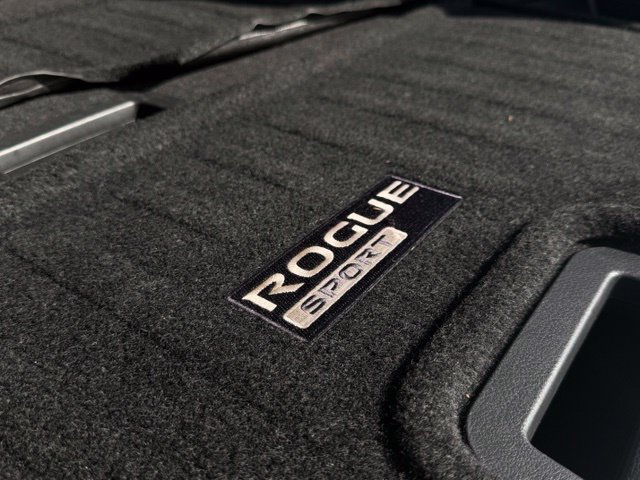 Used 2017 Nissan Rogue Sport SV FWD image 11