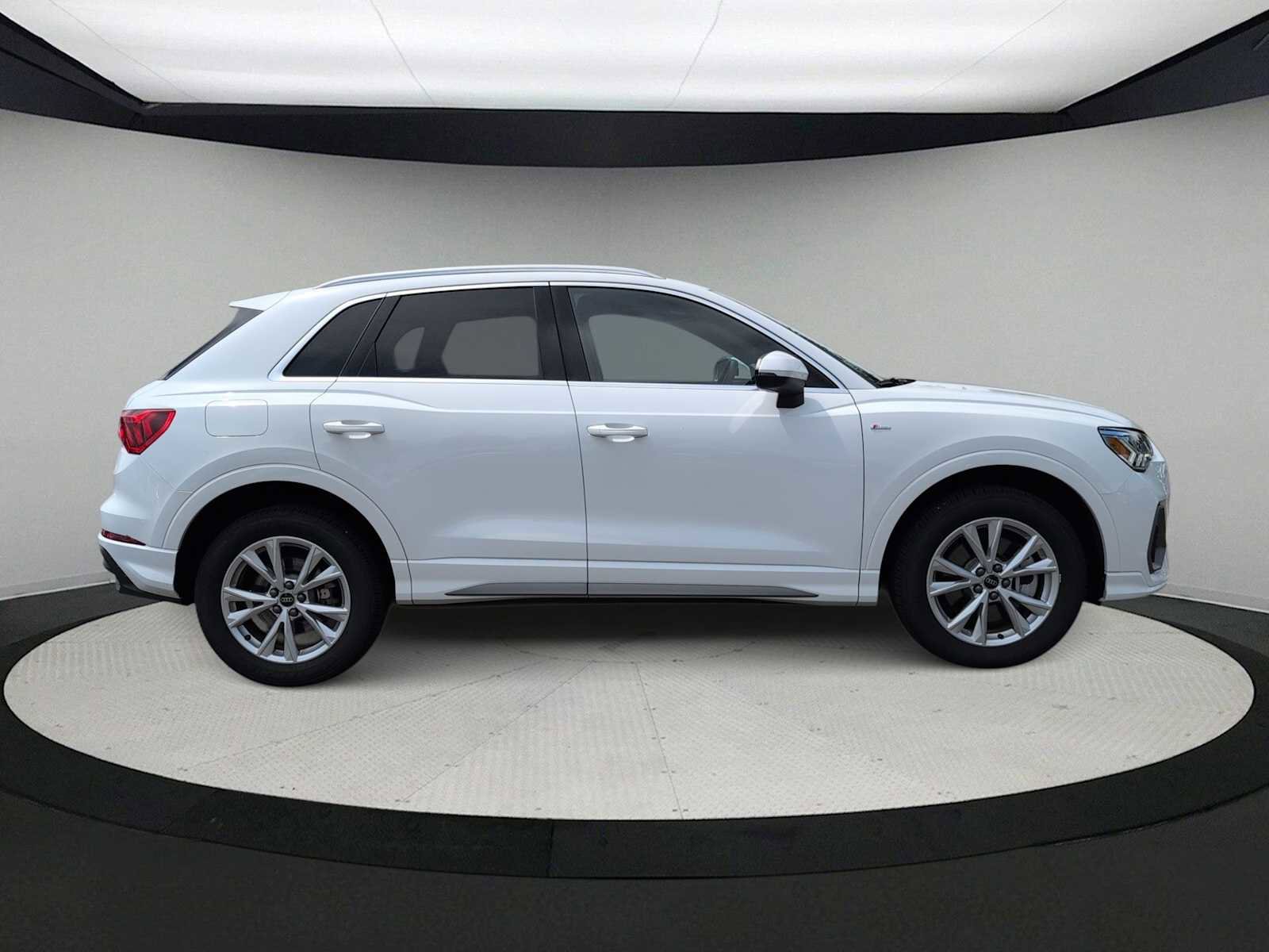 Used 2025 Audi Q3 2.0T Premium AWD/4WD image 9