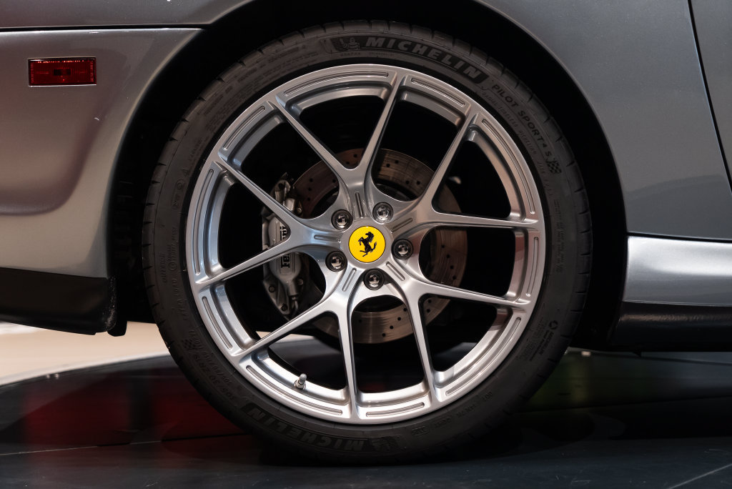 Used 2001 Ferrari 550 Maranello Coupe RWD image 14