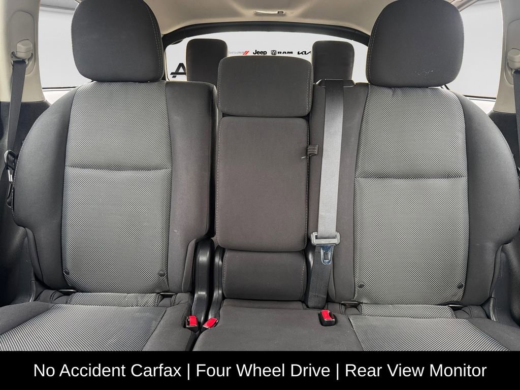 Used 2018 Nissan Pathfinder S image 16