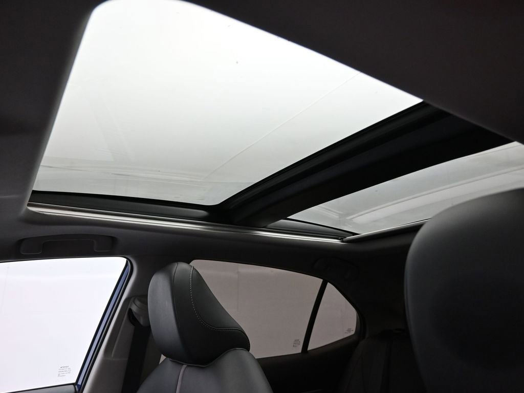 Used 2023 Toyota Camry XSE image 12