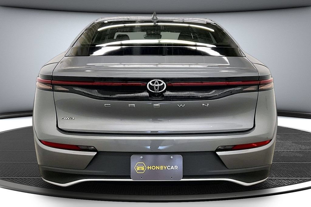 Used 2023 Toyota Crown AWD/4WD image 5