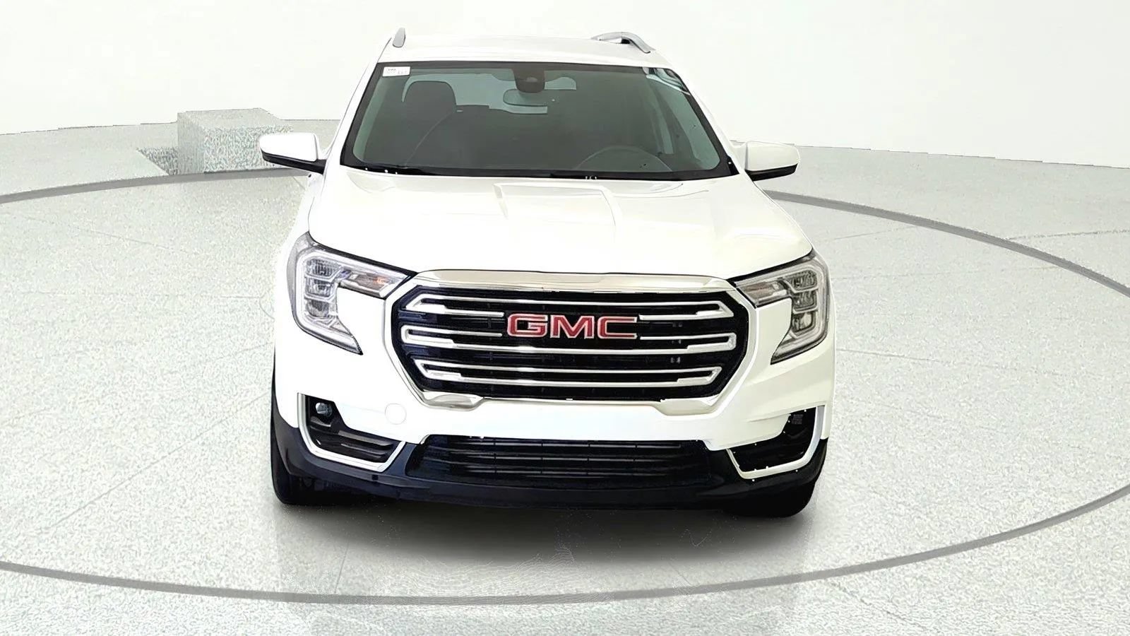 Used 2024 GMC Terrain SLT FWD image 2
