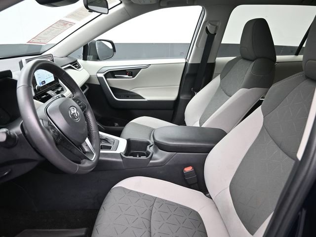 Certified 2025 Toyota RAV4 XLE w/ Convenience Package image 30