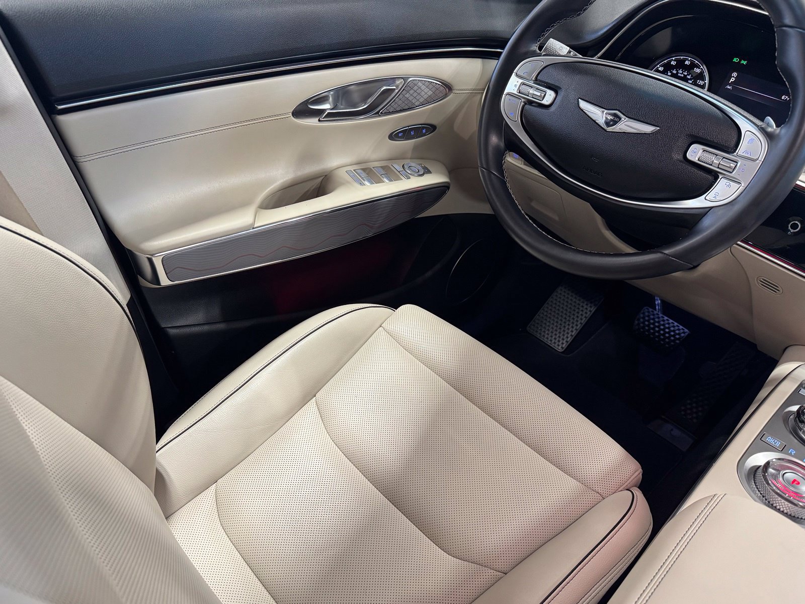 Used 2024 Genesis GV70 2.5T w/ Advanced Package AWD/4WD image 44