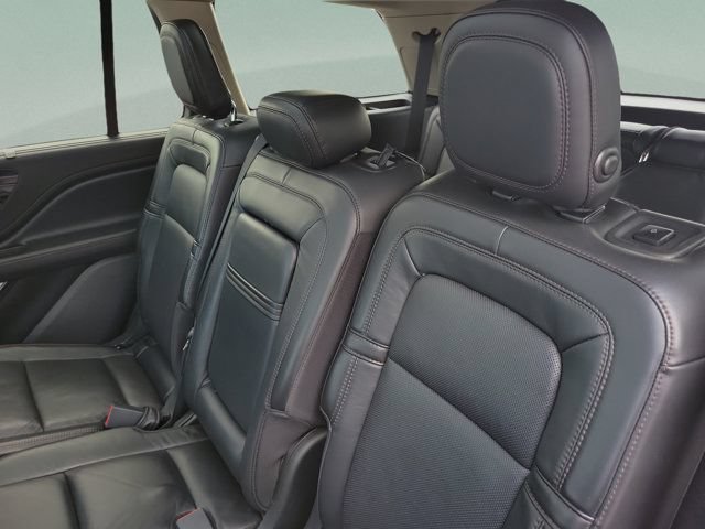 Used 2020 Lincoln Aviator Reserve w/ Equipment Group 202A AWD/4WD image 9