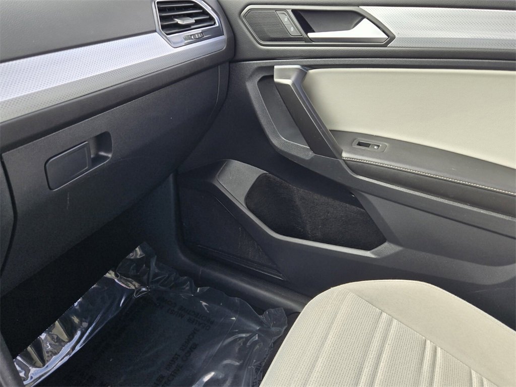Used 2022 Volkswagen Tiguan S image 23