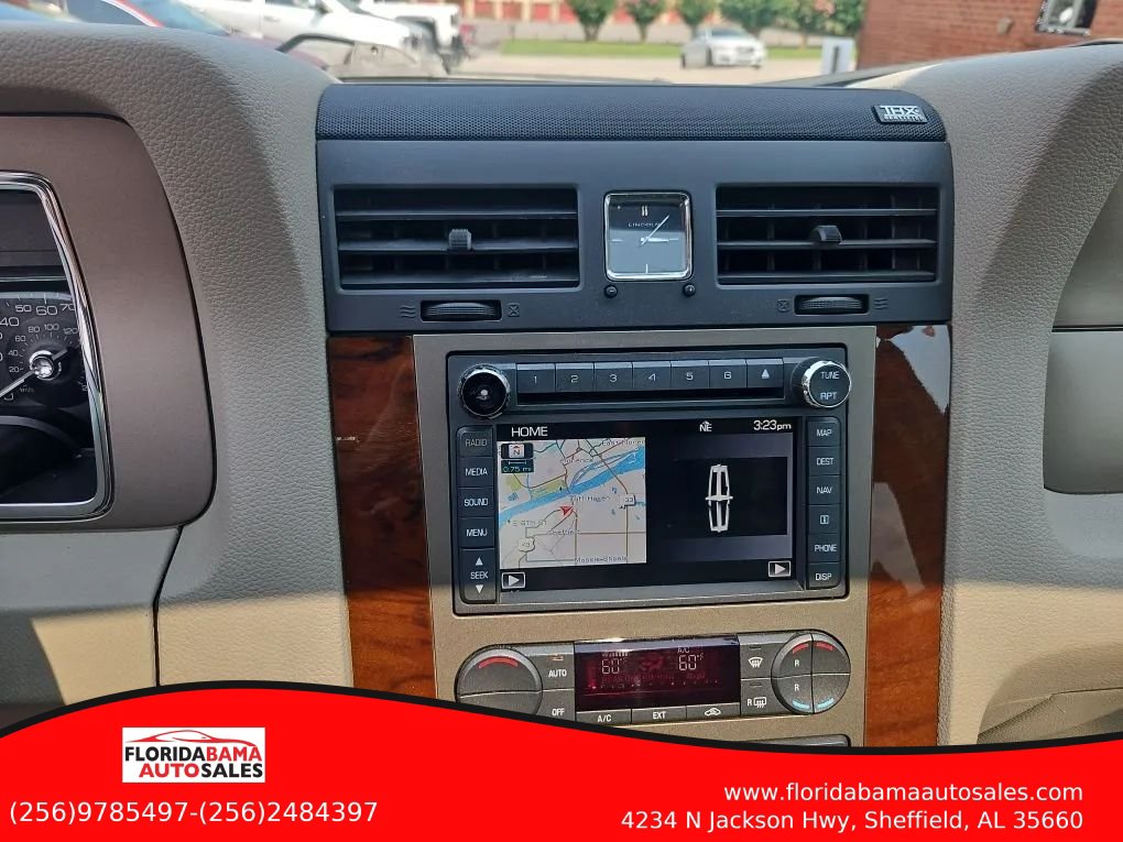 Used 2014 Lincoln Navigator 2WD image 14