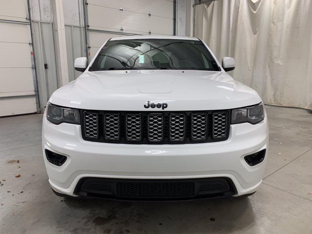 Used 2019 Jeep Grand Cherokee Altitude AWD/4WD image 29