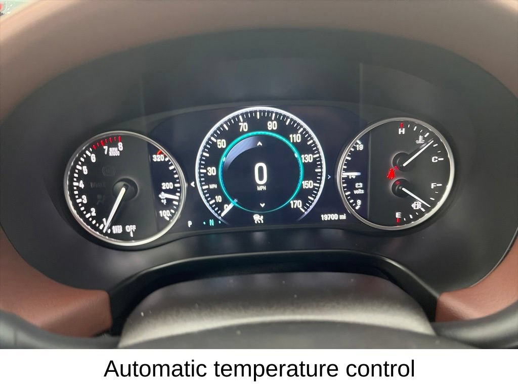 Used 2018 Buick Enclave Avenir w/ Avenir Technology Package AWD/4WD image 26
