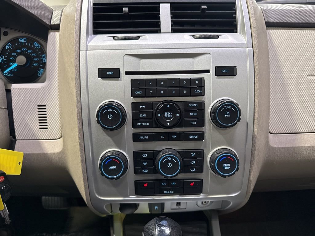 Used 2010 Mercury Mariner Premier image 16