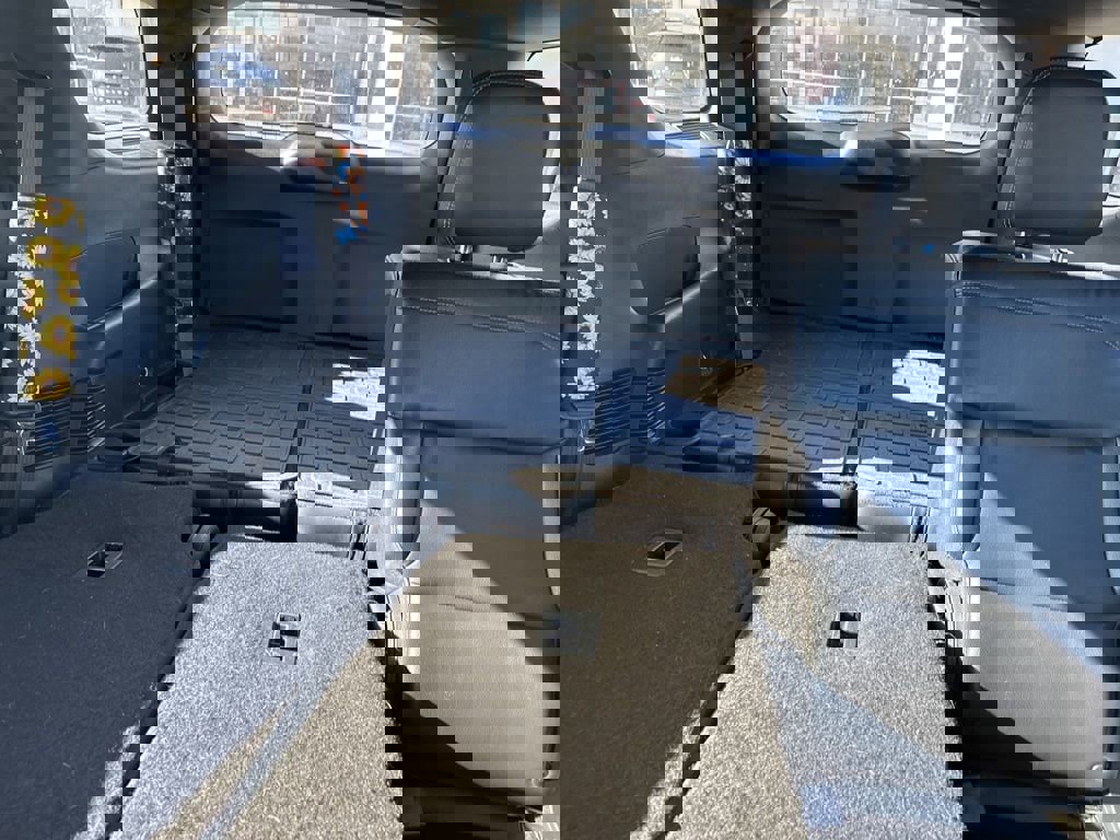 Used 2020 Ford Explorer XLT w/ Equipment Group 202A image 11