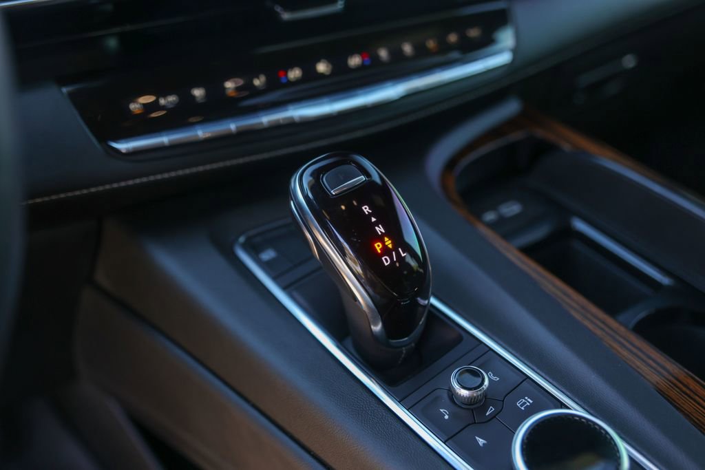 Used 2022 Cadillac Escalade Premium Luxury image 20