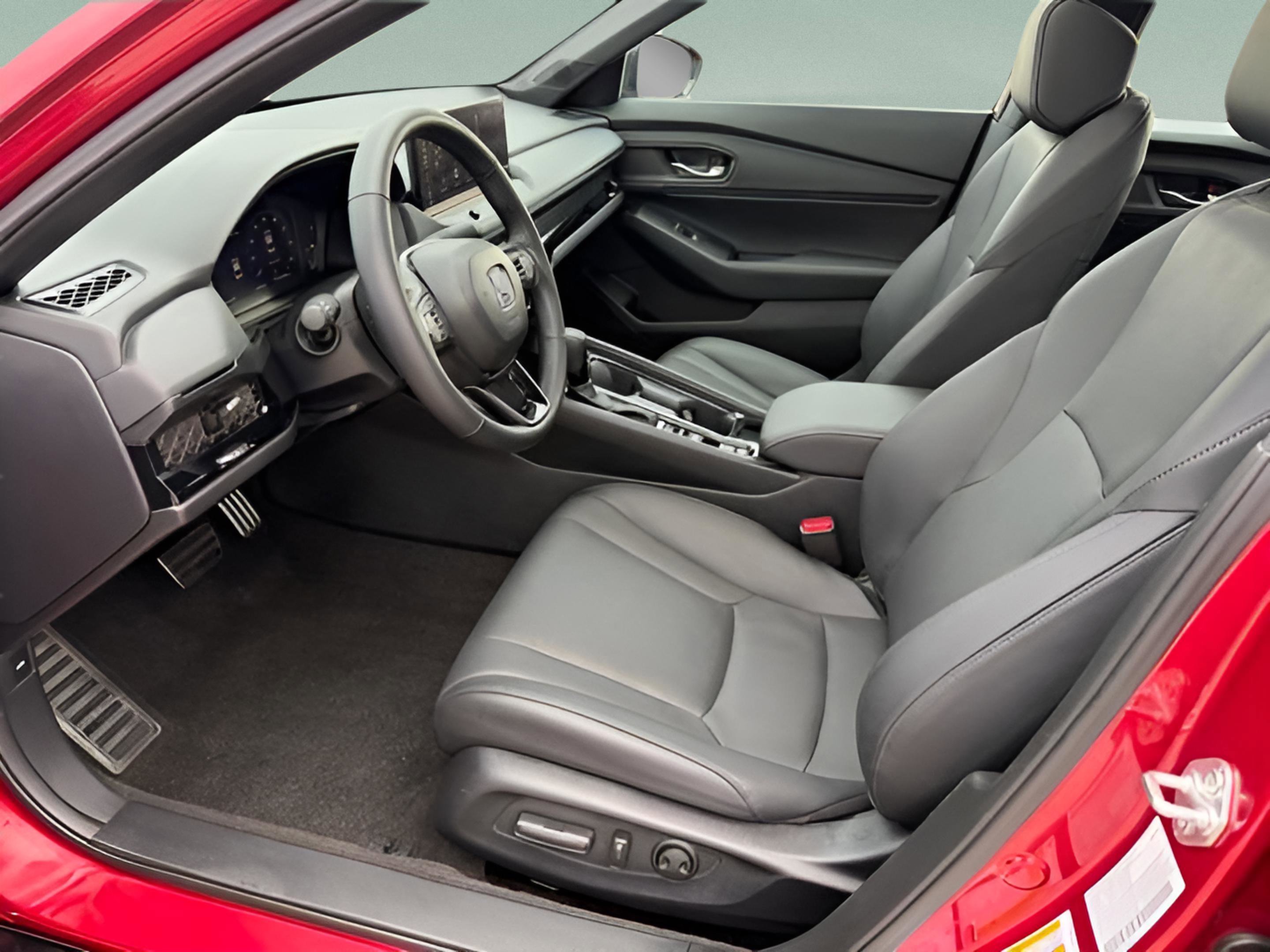Used 2025 Honda Accord Sport image 9