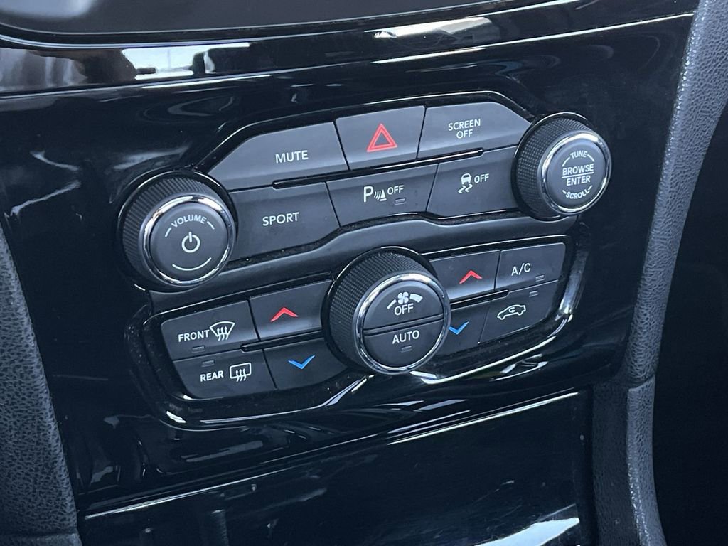 Used 2023 Chrysler 300 S image 34