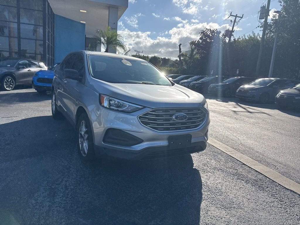 Used 2021 Ford Edge SE image 2