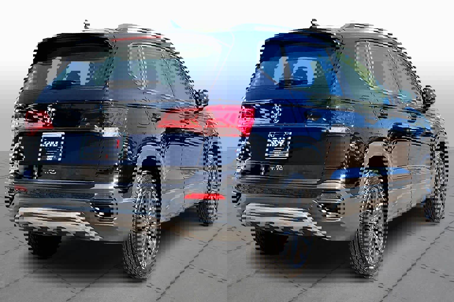 Used 2024 Volkswagen Taos S w/ MDO Package image 12