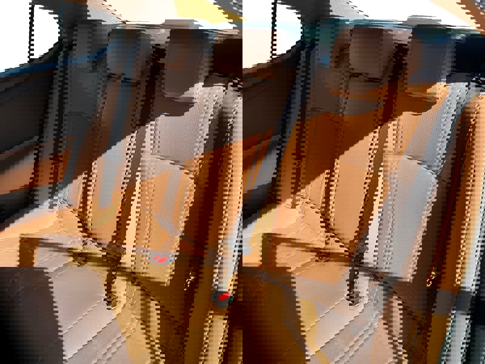 Used 2022 Lexus ES 300h w/ Luxury Package image 13