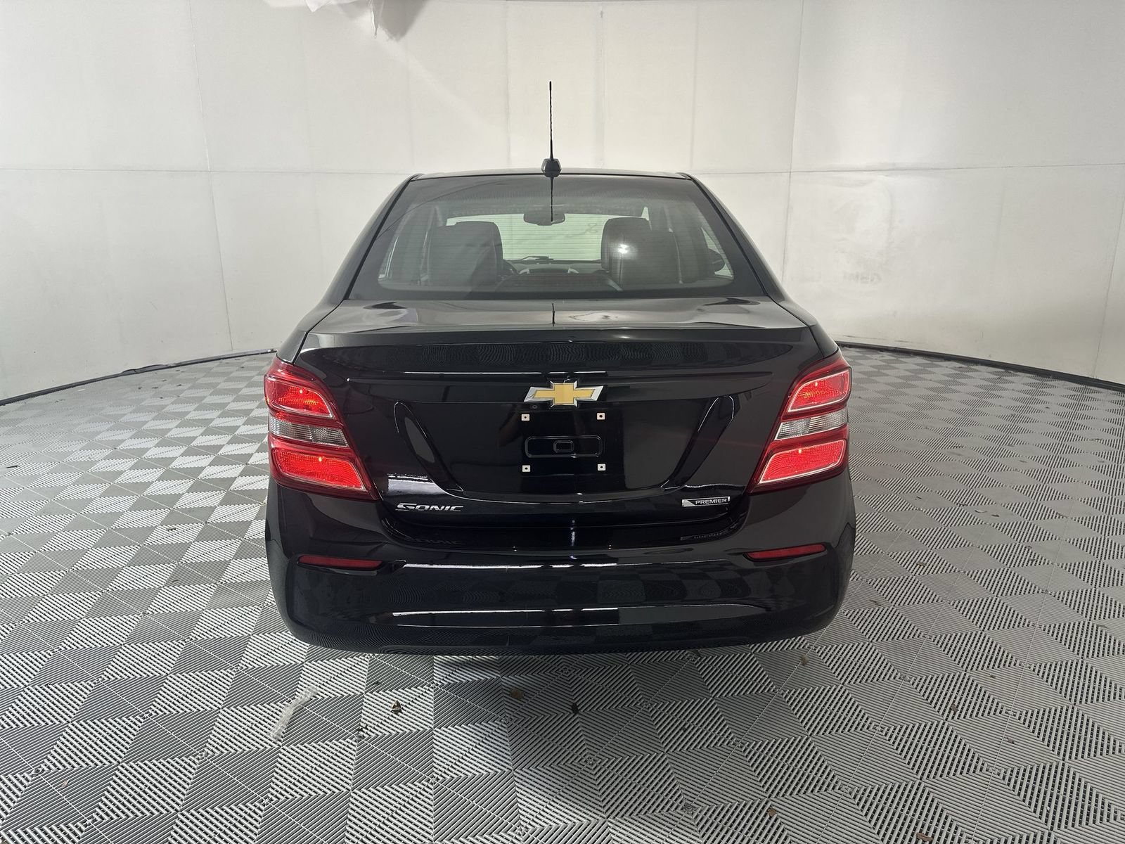 Used 2020 Chevrolet Sonic Premier FWD image 7
