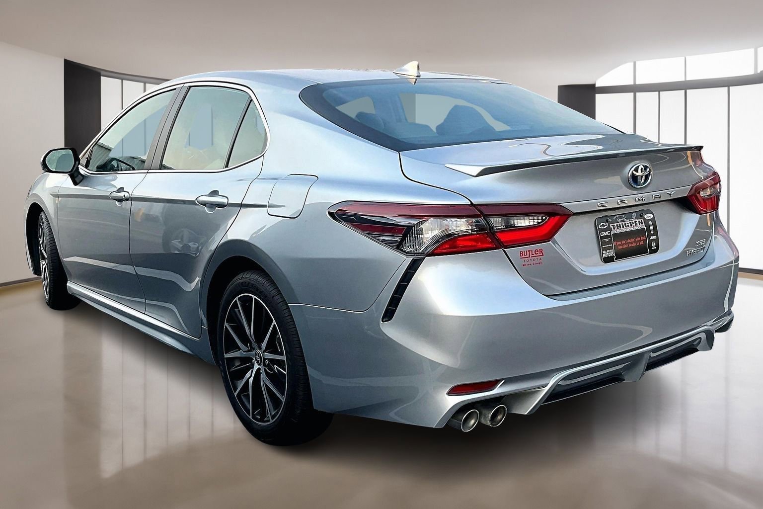 Used 2023 Toyota Camry SE w/ Audio Upgrade Package image 4