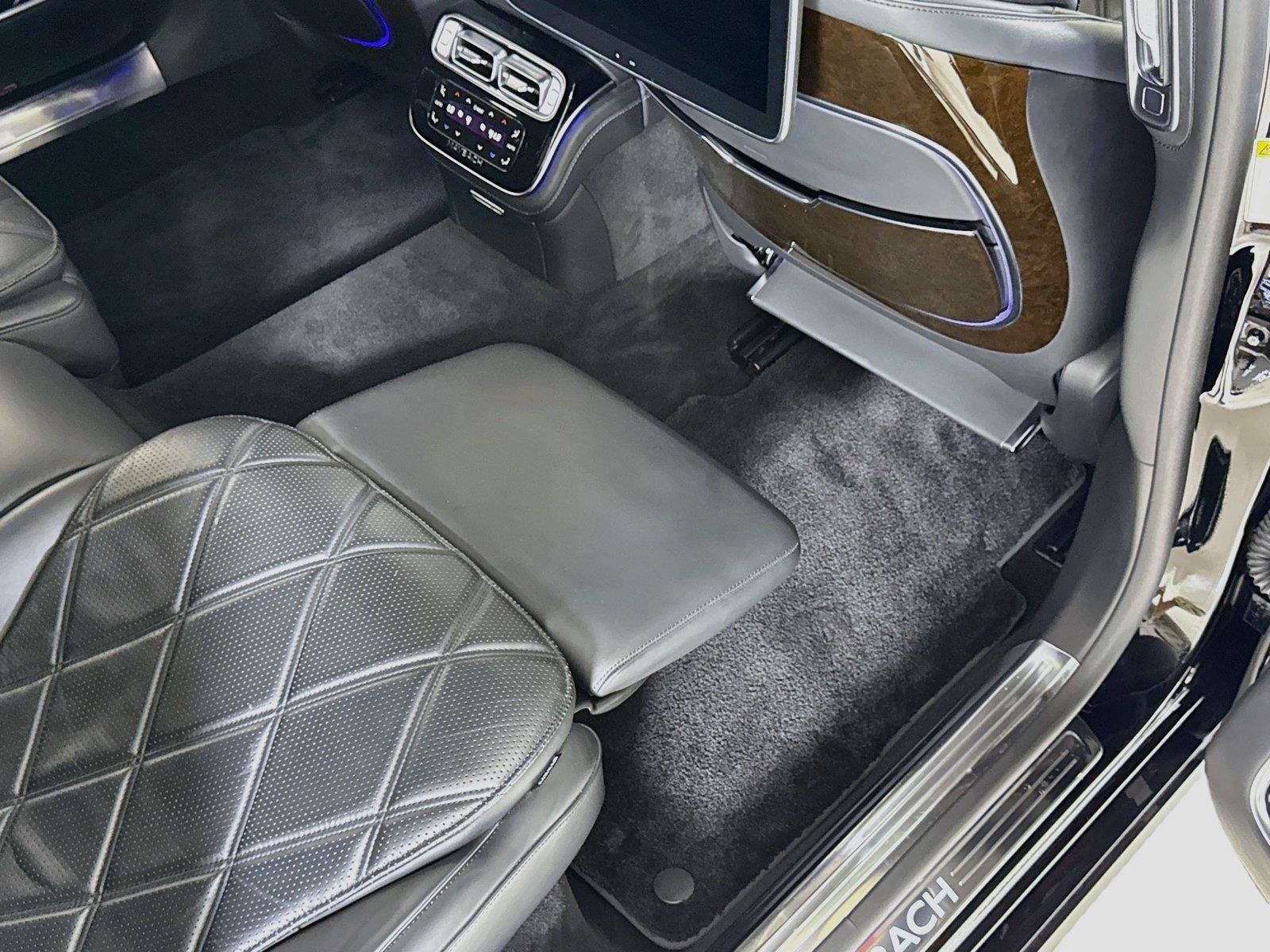 Used 2021 Mercedes-Benz Maybach S 580 4MATIC image 32