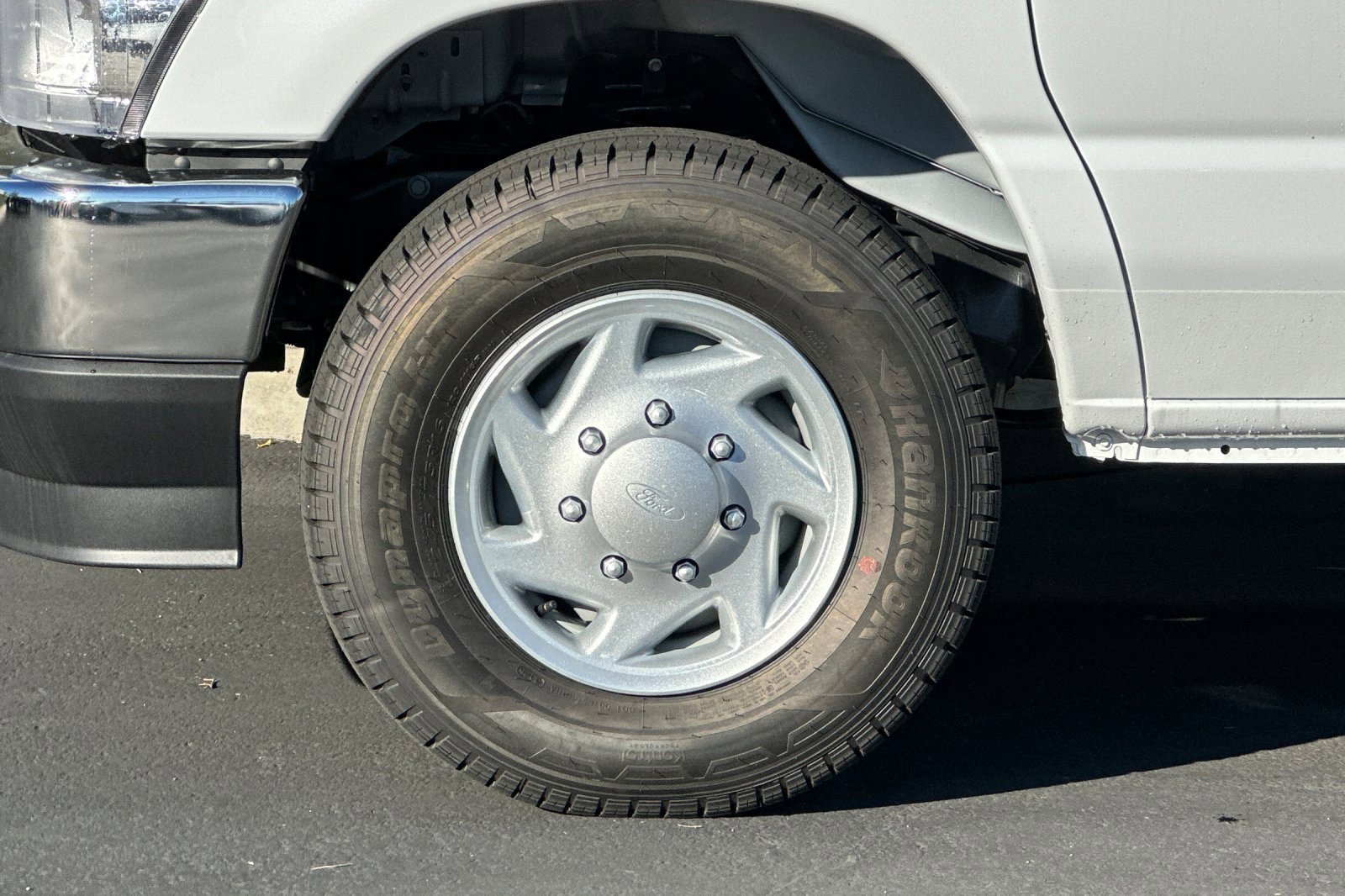 New 2026 Ford E-350 and Econoline 350 Super Duty w/ Power Equipment Group image 23